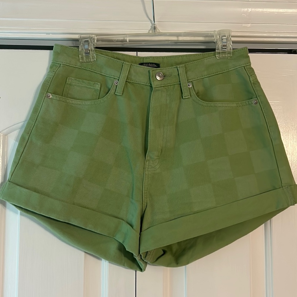 NWOT Wild Fable Women’s green checkered shorts 8/29R